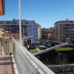 https://la-casa-di-ester.hotelitalianriviera.com